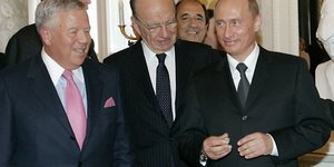 Ο Βλαντιμίρ Πούτιν κατηγορείται πως έκλεψε ένα δαχτυλίδι του Super Bowl!