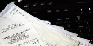 Αρον άρον αποσύρεται η διάταξη για την «καμπάνα» των 1.000 ευρώ για τη μη έκδοση