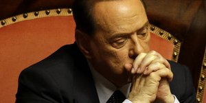 Επιβεβαιώθηκε η 4ετης ποινή φυλάκισης του Μπερλουσκόνι – Τα 3 χρόνια έχουν παραγ