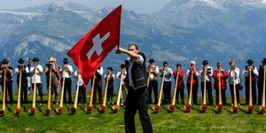 O εθνικός ύμνος της Ελβετίας «μυρίζει» ναφθαλίνη – Κάνουν διαγωνισμό για να τον 