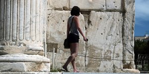 Οι τουρίστες έρχονται στην Ελλάδα