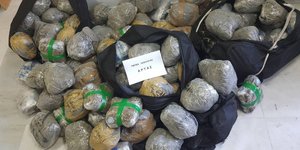  102 κιλά ακατέργαστης κάνναβης/ Φωτογραφία astynomia.gr