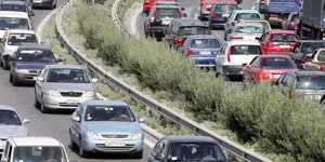 Αδειάζουν οι πόλεις