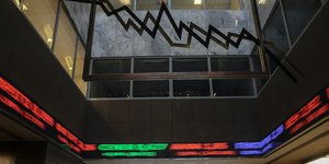 Αναβάθμιση και ελληνικών ομολόγων «βλέπει» αναλυτής/ Φωτογραφία intime news