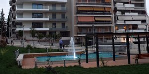 Πουλάνε όσο- όσο τα ακίνητα (EUROKINISSI/ ΓΙΩΡΓΟΣ ΚΟΝΤΑΡΙΝΗΣ)