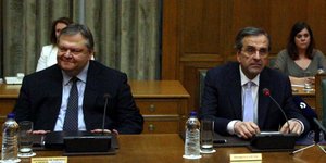 Σε εξέλιξη το δεύτερο τετ α τετ Σαμαρά- Βενιζέλου