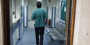 Οι ύποπτες μπίζνες ενός αιματολόγου -Πώς προσπάθησε να εξηγήσει καταθέσεις εκατο