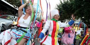 Μαζι τους για εμφανίσεις κινεζικό χορευτικό συγκρότημα