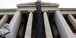 Αρβανιτόπουλος: Παρανομούν οι διοικητικοί υπάλληλοι -Πρύτανης και Σύγκλητος φταί