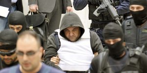 Στην ανακρίτρια ξανά ο δολοφόνος του Παύλου Φύσσα