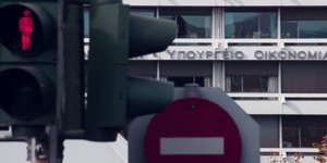 Δεν... γεμίζει το σακούλι του πλεονάσματος -Δεν καταβάλλονται οι φόροι