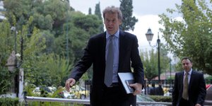 Συνεχίζεται το... κρυφτούλι με την Τρόικα