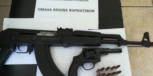 Σύλληψη 44χρονου για όπλα και δενδρύλια κάνναβης σε χωριό του Σουλίου/Φωτογραφία ΑΠΕ ΜΠΕ