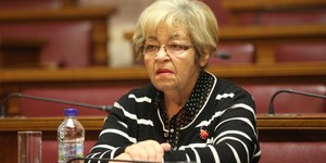 Στα έδρανα της ΝΔ κάθισε η ανεξάρτητη Χρυσούλα Γιαταγάνα στην Ολομέλεια της Βουλ