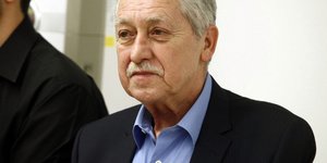 Γλέντι στη ΔΗΜΑΡ -Μεζέδες μετά μουσικής κερνά ο Φώτης Κουβέλης όσους του εύχοντα