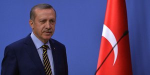 Ξεπέρασε τον εαυτό του ο Ερντογάν -Εκοψε στον «αέρα» ομιλία αντιπάλου του 