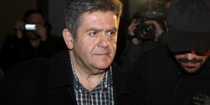 Το βίντεο που «καίει» τον Τομπούλογλου -Καρέ- καρέ η στιγμή που παίρνει τη μίζα 