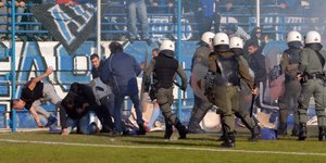 Σύλληψη με βαρύ κατηγορητήριο για τα επεισόδια στο ματς Αιγάλεω-ΑΕΚ: Δικογραφία