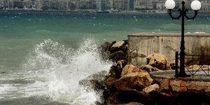 Αστατος ο καιρός -Υποχωρούν οι βροχές