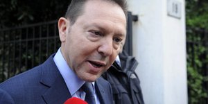 Τι συμβαίνει με τον Γιάννη Στουρνάρα;  Η αμφισβήτηση και τα σενάρια