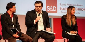 Στην Πράγα ο υποψήφιος ευρωβουλευτής Κυριάκος Πιερρακάκης με Σβόμποντα και Σουλτ