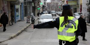Ποσοστό από τις κλήσεις πηγαίνει στους ένστολους -Το 5% στα επικουρικά ταμεία γι