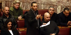 Το πόρισμα που καίει τη Χρυσή Αυγή -Χρησιμοποιούν εγκληματικές πράξεις για να επ