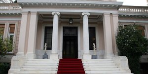 Το Μαξίμου αιφνιδιάζεται από τη δυναμική του Ποταμιού -Δημοσκόπηση το φέρνει τρί