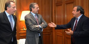 O ποδοσφαιρόφιλος Σαμαράς άφησε... άφωνο τον Πλατινί