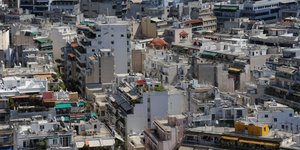 ΤΟ ΥΠΟΙΚ διαψεύδει: Δεν τίθεται θέμα φόρου ιδιοκατοίκησης