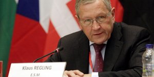 Ρέγκλινγκ: Βιώσιμο το ελληνικό χρέος για την επόμενη δεκαετία