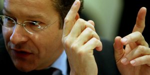 Επιφυλακτικός ο Ντάισελμπλουμ: Αυτό δεν είναι το τέλος του ελληνικού προβλήματος