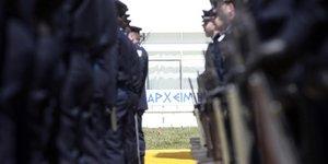 Αστυνομικός διακινούσε ναρκωτικά στα κρατητήρια