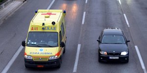 Διασώστες και ταυτόχρονα τουρίστες –Εργαζόμενοι του ΕΚΑΒ κάνουν δωρεάν «διακοπές