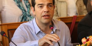 Ο Τσίπρας επανέφερε το δίλημμα: Αριστερά ή Μέρκελ