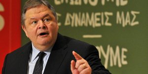 «Καρφί» από Βενιζέλο: Υπάρχουν φορές που η ΝΔ έχει την ψευδαίσθηση ότι κυβερνά μ