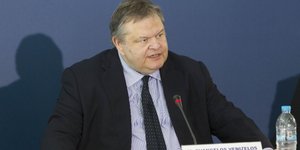 Επιμένει ο Βενιζέλος: Χωρίς του 30 βουλευτές του ΠΑΣΟΚ δεν υπάρχει κυβέρνηση