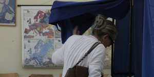 Νέα δημοσκόπηση: Προηγείται ο ΣΥΡΙΖΑ με 7