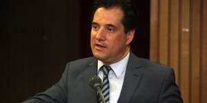 Γεωργιάδης: Αδιανόητη η υποχώρηση της κυβέρνησης στη διαθεσιμότητα