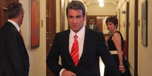 Λοβέρδος για τις απολύσεις: Δεν εκβιάζω με παραίτηση