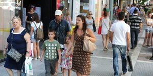 Ανοιχτά τα καταστήματα σήμερα -Εκπτώσεις και απεργίες 