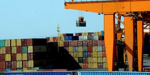 Πτώση στις ελληνικές εξαγωγές από το ρωσικό εμπάργκο -Ποιοι τομείς τo πλήρωσαν