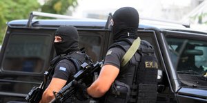 Διπλή επιχείρηση της αντιτρομοκρατικής για γιάφκες σε Αθήνα και Θεσσαλονίκη -Βρή