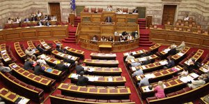 Οι αντιδράσεις των κομμάτων στις εξαγγελίες Σαμαρά- Ψίχουλα και θράσος