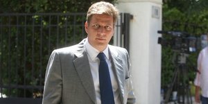 Ο Βαρβιτσιώτης δίνει λύση για την πρόσβαση των κατοικίδιων ζώων στις παραλίες 