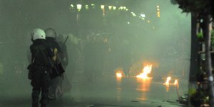 Πεδίο μάχης η Πάτρα -Επεισόδια και τραυματίες στις εκδηλώσεις μνήμης για τον Παύ