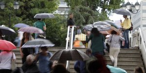 Αγριεύει ο καιρός την Κυριακή -Βροχές