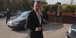 «Προσκλητήριο» από Θεοδωράκη: Οι παλιοί «αριστεροί» και «δεξιοί» να έχουν μικρότ