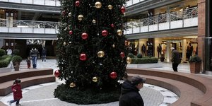 Πρεμιέρα σήμερα για το εορταστικό ωράριο (SOOC)