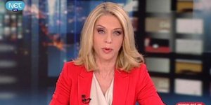 H Ελλη Στάη με τζιν και αθλητικά περπατά μόνη της στους διαδρόμους της άδειας ΕΡ